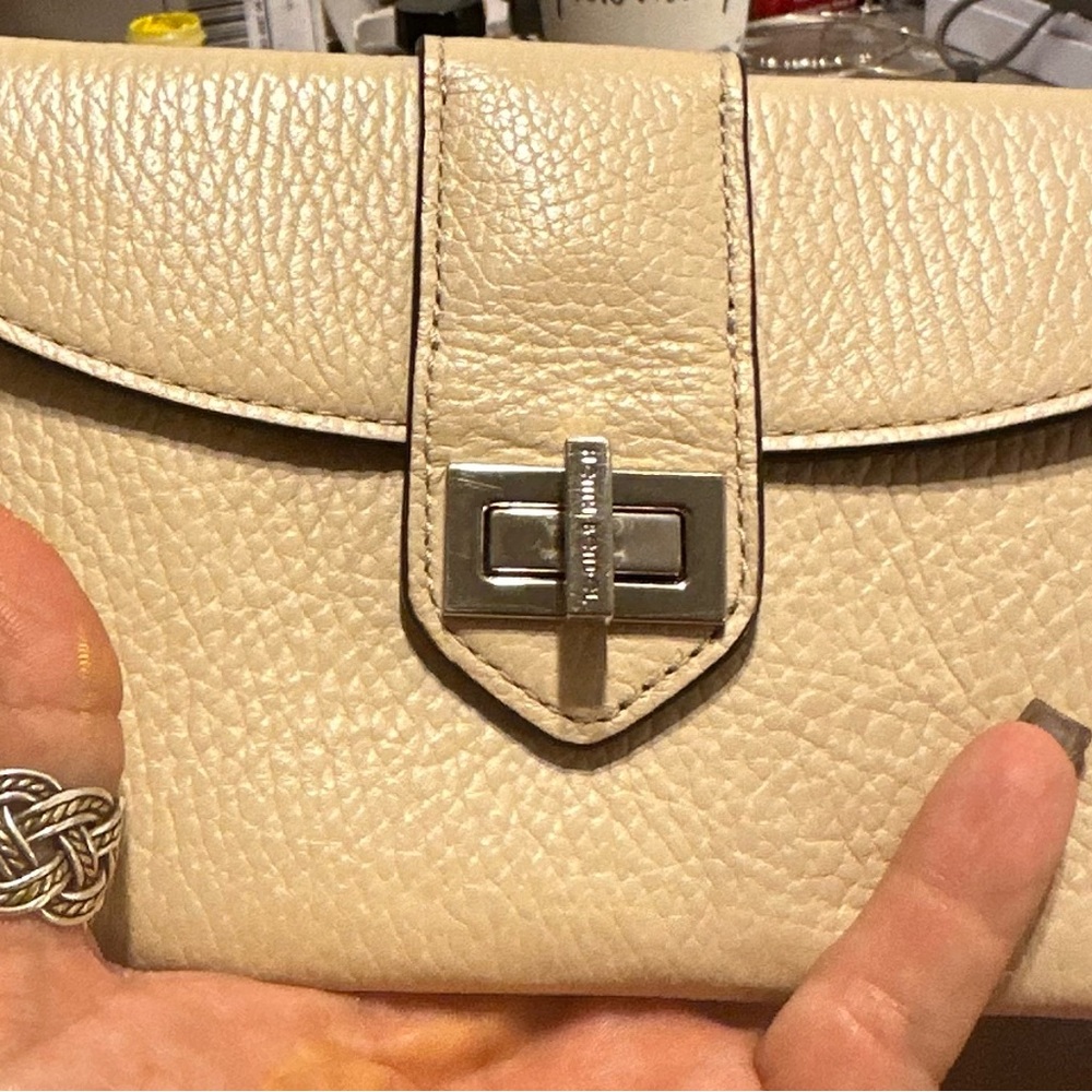 Henry Bendal true wallet on chain